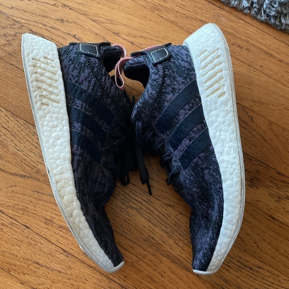 Adidas NMD R2 Women's Size 7 Running Shoes Core Black Wonder Pink Boost Sneakers - Picture 3 of 14